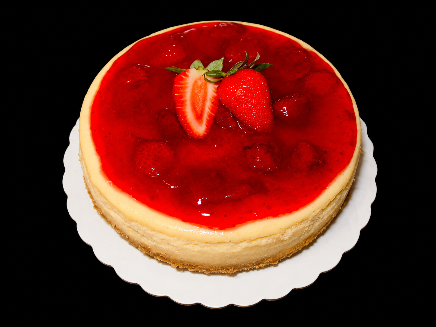 Cheesecake de fresa de Hsu Bakes con topping brillante
